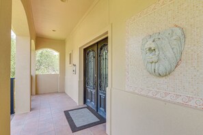 House (5 Bedrooms) | Interior - Lakefront Houston House - 1 Mi to Space Center! (Houston)