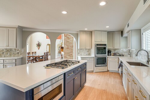 Lakefront Houston House - 1 Mi to Space Center!