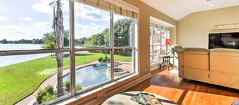 Lakefront Houston House - 1 Mi to Space Center!