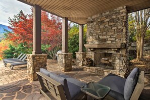 House (5 Bedrooms) | Interior - Pool & Mountain Views: Stunning Mill Spring Home! (Mill Spring)
