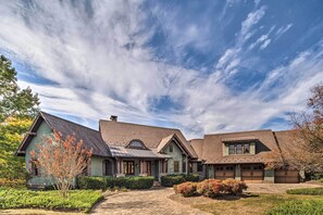 House (5 Bedrooms) | Interior - Mountain Views! Home in Bright's Creek Golf Club (Mill Spring)