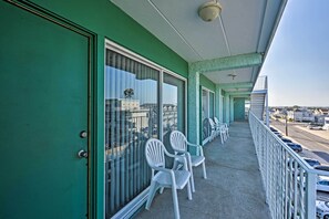 Apartment (1 Bedroom) | Interior - Wildwood Crest Condo w/ Pool: Walk to Restaurants! (Wildwood Crest)