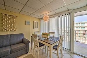 Apartment (1 Bedroom) | Interior - Wildwood Crest Condo w/ Pool: Walk to Restaurants! (Wildwood Crest)