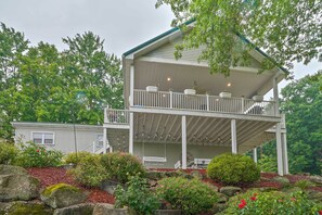 Cottage (3 Bedrooms) | Front of property - Charming Hanoverton Cottage on Guilford Lake! (Lisbon)