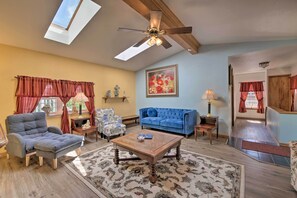 Cottage (3 Bedrooms) | Interior - Charming Hanoverton Cottage on Guilford Lake! (Lisbon)