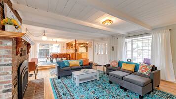 House (4 Bedrooms) | Interior