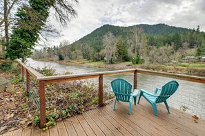 House (4 Bedrooms) | Front of property - Spacious Grants Pass Home w/ Hot Tub & Views! (Grants Pass)