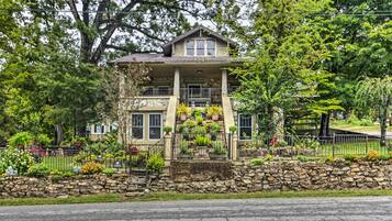 House (5 Bedrooms) | Front of property