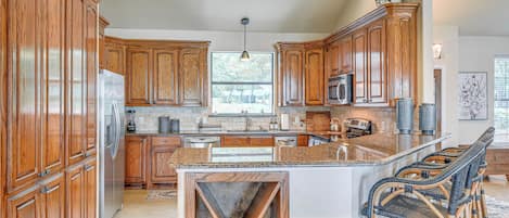 House (4 Bedrooms) | Interior