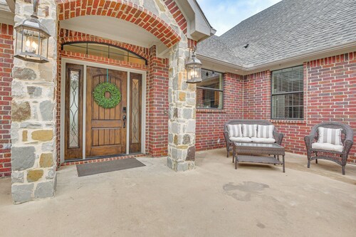 Dock & Game Room: Alvarado Lake Getaway!