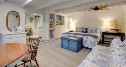 'nantucket Cottage' w/ Fishing Dock + Sunsets