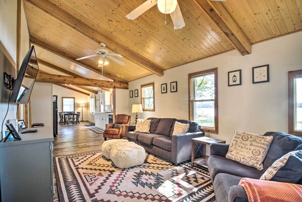 House (3 Bedrooms) | Interior