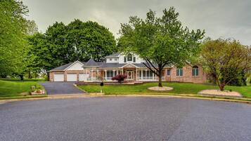 House (5 Bedrooms) | Front of property