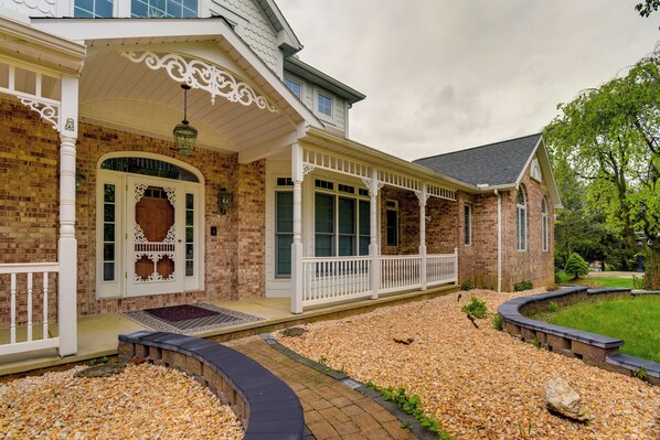 House (5 Bedrooms) | Interior