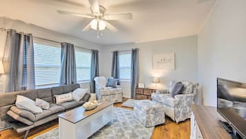 House (2 Bedrooms) | Front of property