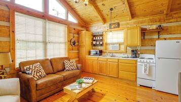 House (1 Bedroom) | Interior