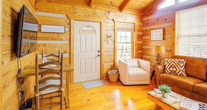 Rivers View - Cherokee Lake Cabin w/ Fire Pit!