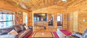 Bemus Point Retreat ~ 3 Mi to Chautauqua Lake