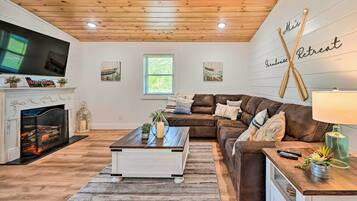 House (2 Bedrooms) | Front of property