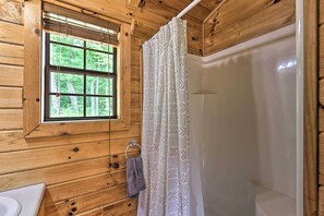 House (1 Bedroom) | Interior - Quaint Log Cabin w/ Views Near West Jefferson (Warrensville)