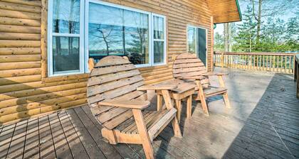 Secluded Lost Lake Cottage w/ Spacious Loft!