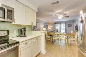 Interior - Balcony, Beach & Pool Access: Hilton Head Condo! (Hilton Head Island)