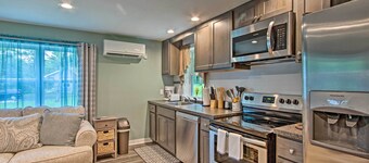 The Overlook Home: Water Views, Hiking & Boating