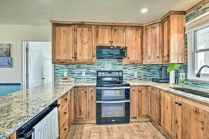 House (4 Bedrooms) | Interior - Coastal Home: Walk to Holden Beach! (Supply)