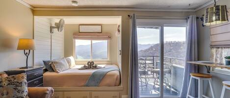 Apartment (0 Bedroom) | Interior