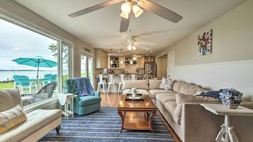 House (5 Bedrooms) | Front of property