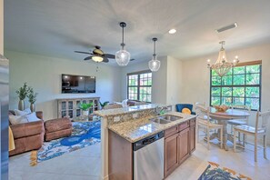 Apartment (3 Bedrooms) | Interior - Alluring Naples Retreat w/ Resort Amenities! (Naples)