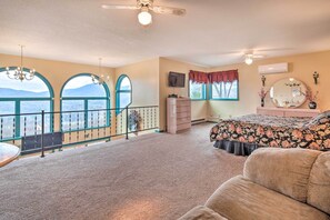 House (4 Bedrooms) | Interior - Mtn-view Burnsville Retreat 24 Mi to Ski Slopes! (Burnsville)