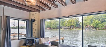 4-season Boathouse, Hot Tub! Guadalupe River Oasis