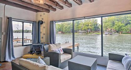 4-season Boathouse, Hot Tub! Guadalupe River Oasis