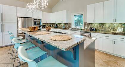 4-season Boathouse, Hot Tub! Guadalupe River Oasis