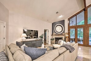 House (5 Bedrooms) | Interior - 4-season Boathouse, Hot Tub! Guadalupe River Oasis (Seguin)