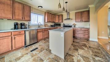 ุงูู
ูุดุฃุฉ ู
ู ุงูุฏุงุฎู