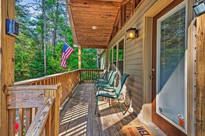 Property grounds - Charming Getaway w/ Lake Cumberland Views! (Albany)