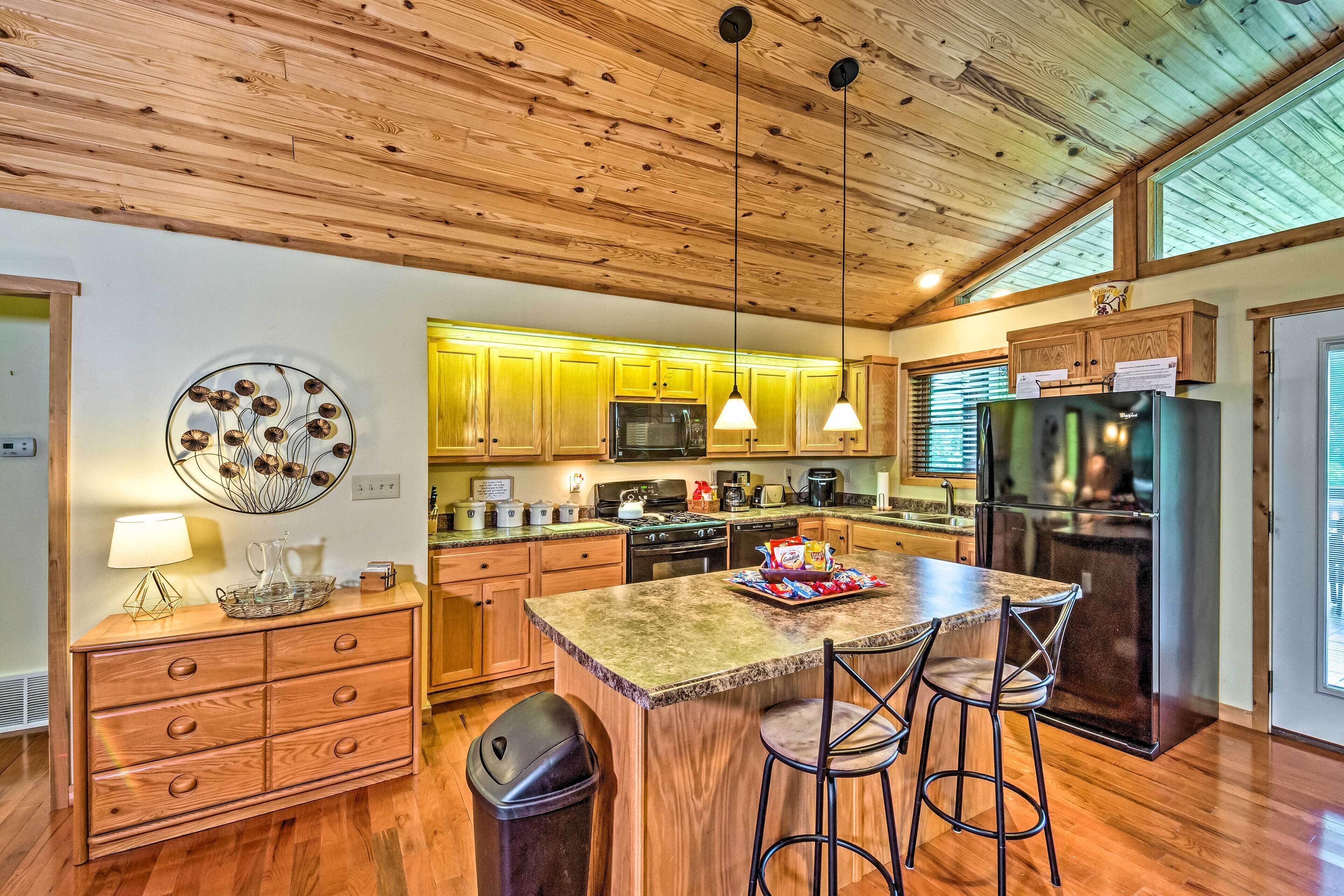 Nhà (5 Bedrooms) | Bếp riêng | Lò vi sóng, lò nướng, bếp nấu, máy rửa bát 