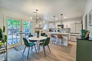 Interior - Luxurious Lubbock Home: Fire Pit, Outdoor TV! (Lubbock)