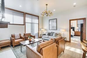 Apartment (2 Bedrooms) | Interior - Mountain-view Condo in the Heart of Edwards! (Edwards)