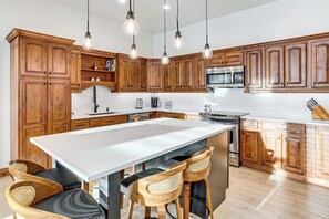 Apartment (2 Bedrooms) | Interior - Mountain-view Condo in the Heart of Edwards! (Edwards)