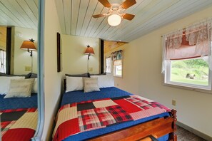 Interior - Quiet Country Escape: Fire Pit, Fish On-site! (West Edmeston)