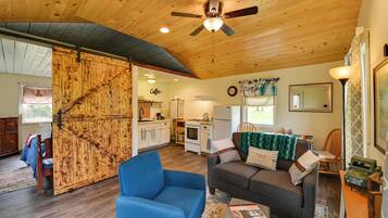 House (1 Bedroom) | Interior