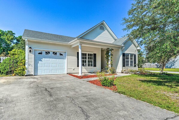 House (3 Bedrooms) | Interior - Cozy Wilmington Bungalow ~ 6 Mi to Beaches! (Wilmington)