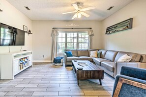 House (3 Bedrooms) | Interior - Cozy Wilmington Bungalow ~ 6 Mi to Beaches! (Wilmington)