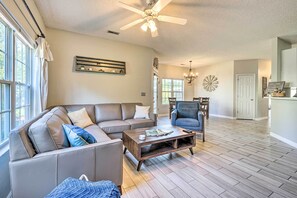 House (3 Bedrooms) | Interior - Cozy Wilmington Bungalow ~ 6 Mi to Beaches! (Wilmington)