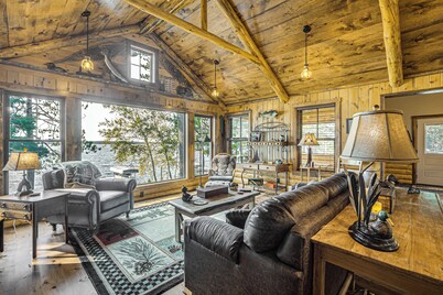 靠近 ATV 小徑的科諾弗湖畔安靜小屋