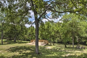 Property grounds - Chic Family-friendly Home With Outdoor Oasis! (Lampasas)