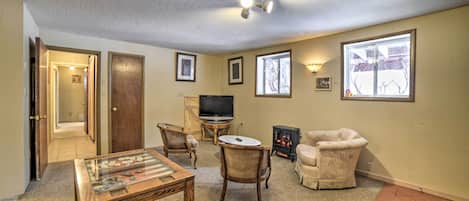 Apartment (2 Bedrooms) | Front of property